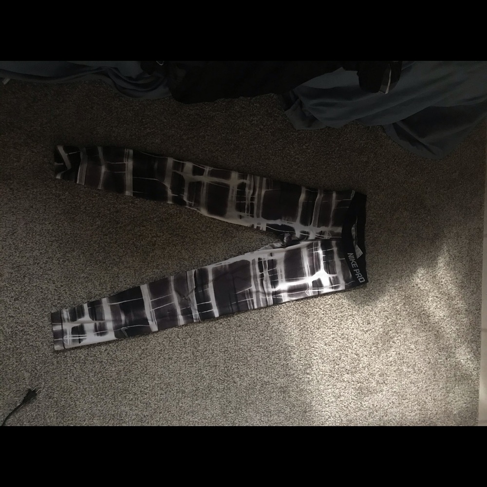 Nike pro leggings - Picture 2 of 4